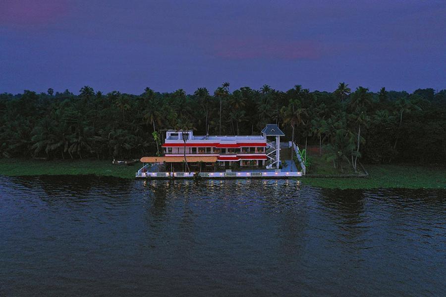 Vembanad Village Backwater Resort Alappuzha Extérieur photo