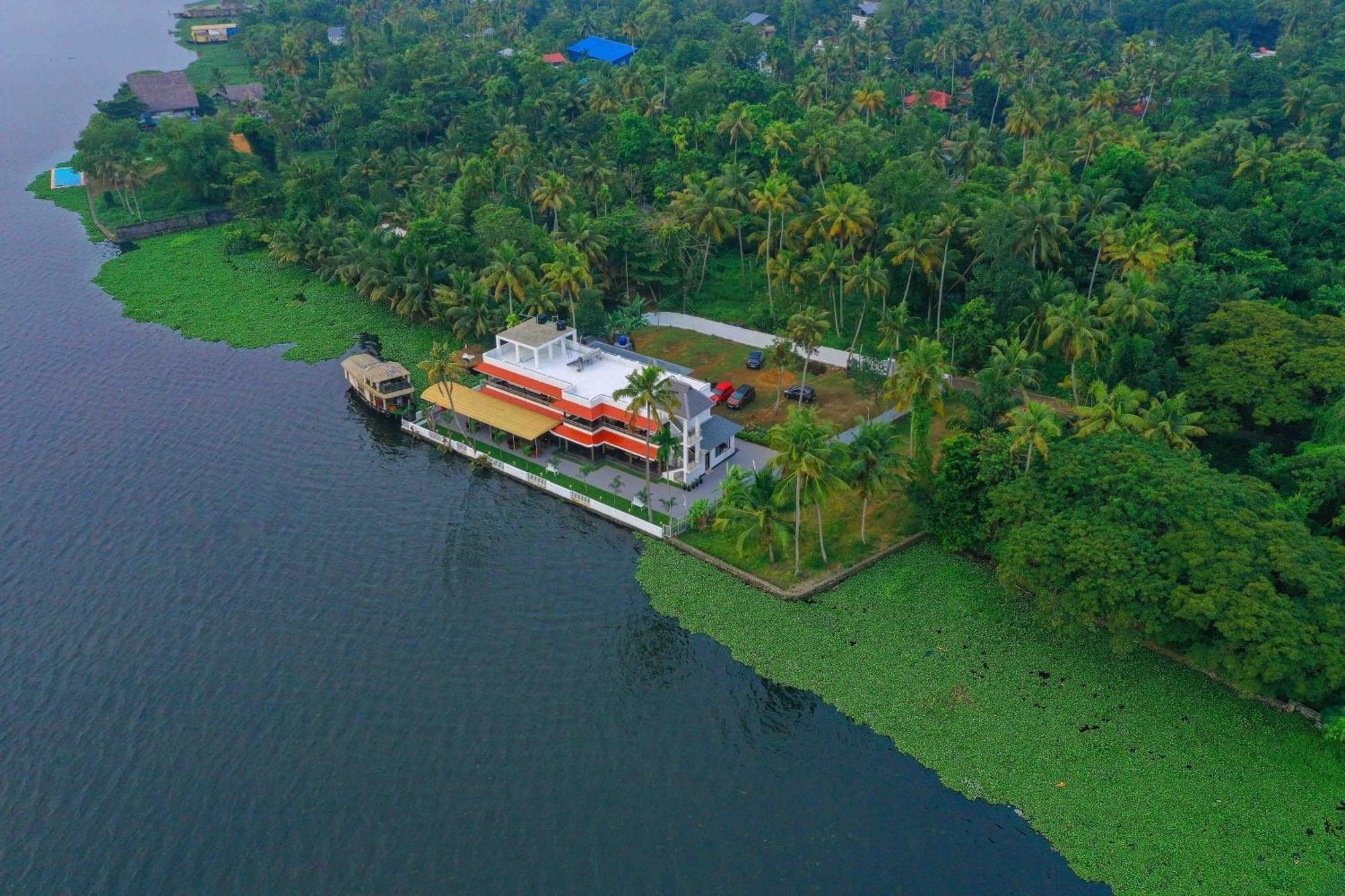 Vembanad Village Backwater Resort Alappuzha Extérieur photo